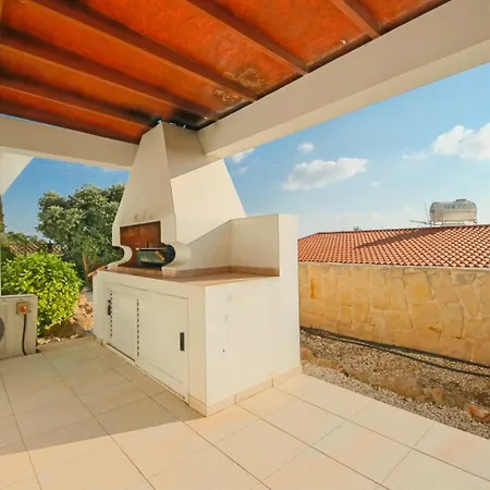 Helena Villa